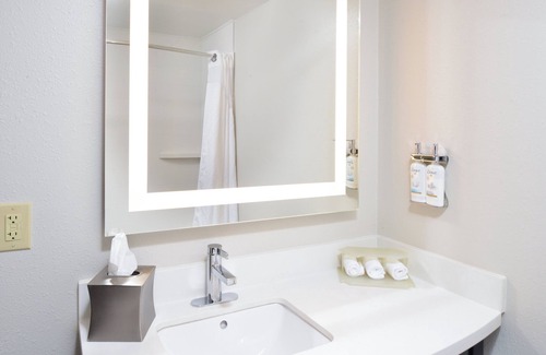 West Milton Hotel | Holiday Inn Express Lewisburg/New Columbia by IHG