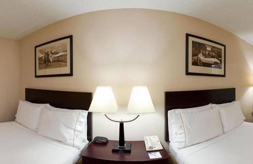 Downtown Little Rock Hotel | Holiday Inn Express Little Rock Airport by IHG