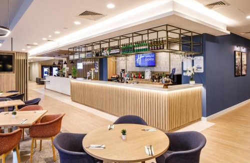 Custom House Hotel | Holiday Inn Express London - ExCel by IHG