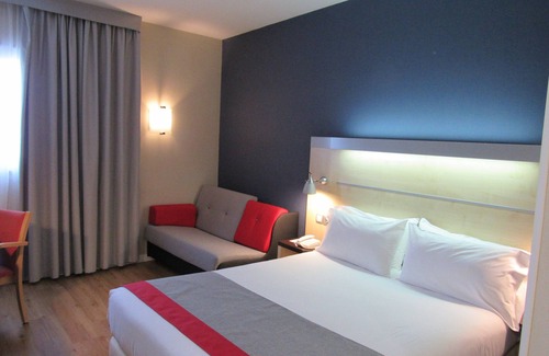 Alcobendas Hotel | Holiday Inn Express Madrid-Alcobendas by IHG