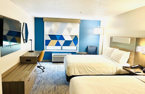 Madison Hotel | Holiday Inn Express Madison by IHG
