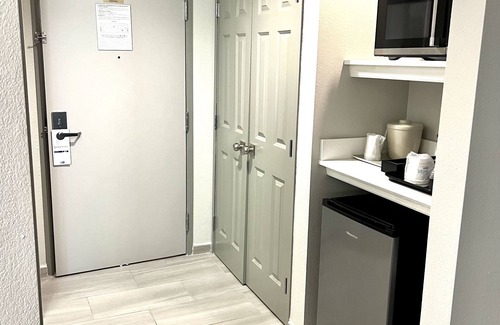 Madison Hotel | Holiday Inn Express Madison by IHG