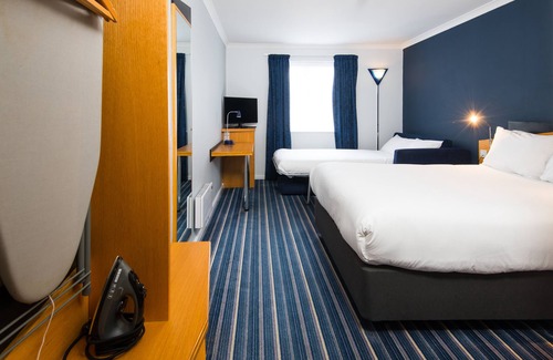Belle Vue Hotel | Holiday Inn Express Manchester East by IHG