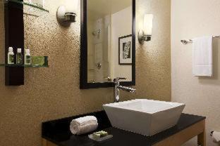 Ludlam Hotel | Holiday Inn Express Miami Airport-Blue Lagoon Area by IHG