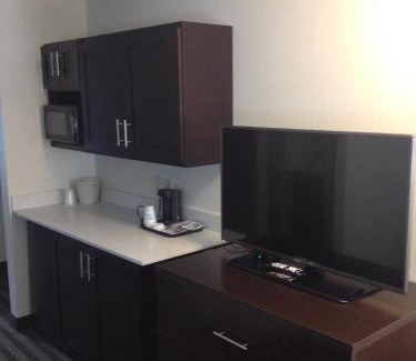 Gunter Afs Hotel | Holiday Inn Express Montgomery East I-85 by IHG