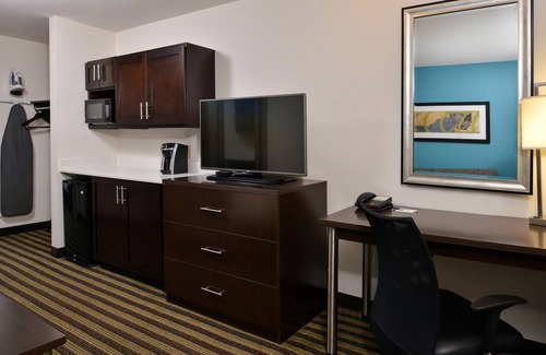 Gunter Afs Hotel | Holiday Inn Express Montgomery - East I-85 by IHG