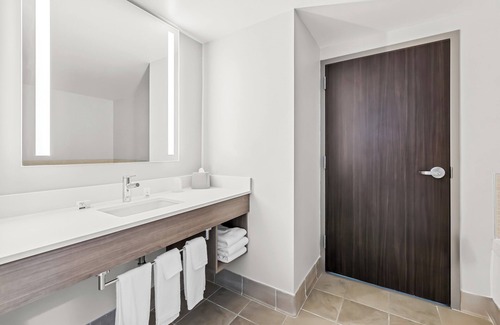 Hendersonville Hotel | Holiday Inn Express Nashville-Hendersonville by IHG