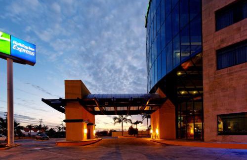 Nuevo Laredo Hotel | Holiday Inn Express Nuevo Laredo by IHG