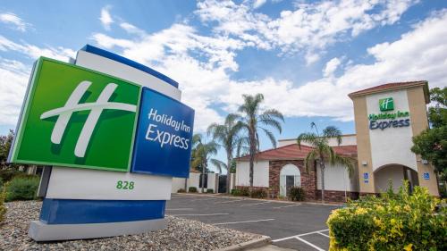 Oakdale Hotel | Holiday Inn Express Oakdale by IHG