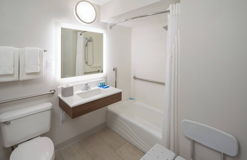 Orlando Hotel | Holiday Inn Express Orlando International Airport by IHG
