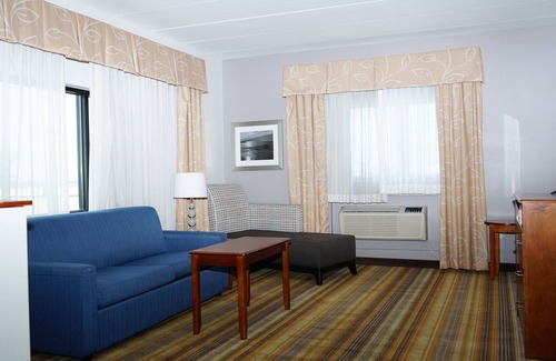 Essington Hotel | Holiday Inn Express Philadelphia Airport by IHG