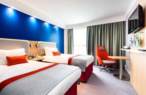 Portsmouth Hotel | Holiday Inn Express Portsmouth Gunwharf Quays by IHG