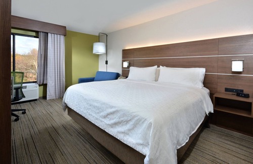 Morrisville Hotel | Holiday Inn Express Raleigh Durham Airport by IHG