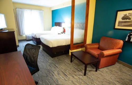 Rossville Hotel | Holiday Inn Express & Suites Harrisburg West