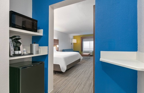 San Antonio Hotel | Holiday Inn Express San Antonio East I 10 by IHG