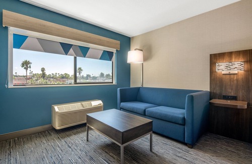 National City Hotel | Holiday Inn Express San Diego South - National City by IHG