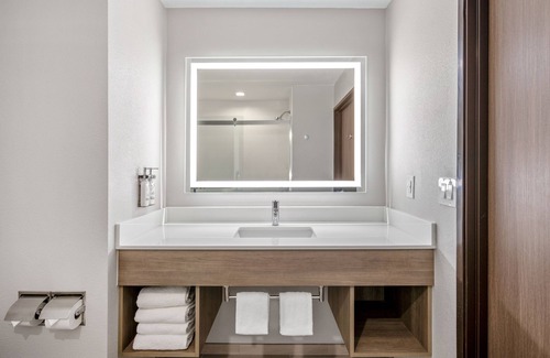 National City Hotel | Holiday Inn Express San Diego South - National City by IHG