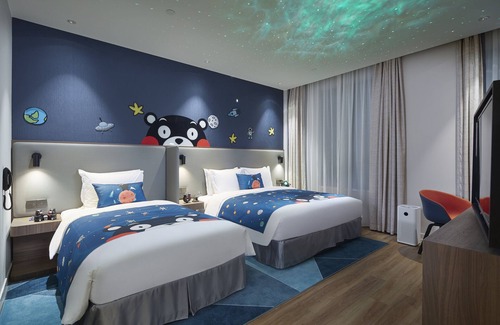 Pudong Hotel | Holiday Inn Express Shanghai Kangqiao by IHG