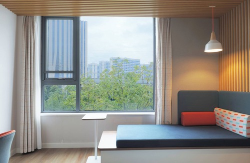 Pudong Hotel | Holiday Inn Express Shanghai Kangqiao by IHG
