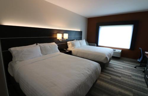 Coffeyville Hotel | Holiday Inn Express & Suites - Coffeyville by IHG