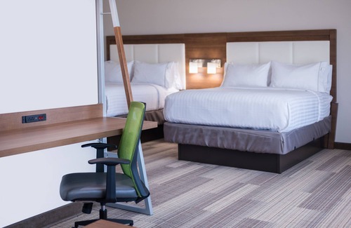 Fort Worth Hotel | Holiday Inn Express & Suites Fort Worth West by IHG