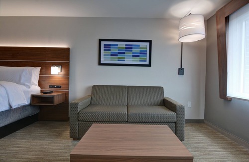 Wade Hampton Hotel | Holiday Inn Express & Suites Greenville - Taylors by IHG