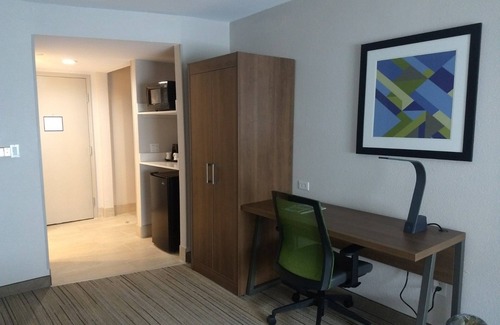 Pike Hotel | Holiday Inn Express & Suites Indianapolis Northwest by IHG