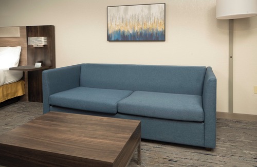 Little Rock Hotel | Holiday Inn Express & Suites Little Rock-West by IHG