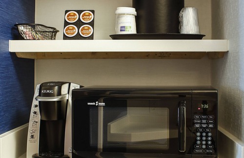 West Main Historic District Hotel | Holiday Inn Express & Suites Louisville Downtown by IHG