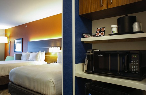 West Main Historic District Hotel | Holiday Inn Express & Suites Louisville Downtown by IHG