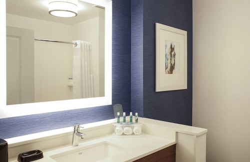 West Main Historic District Hotel | Holiday Inn Express & Suites Louisville Downtown by IHG