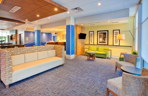 New Castle Hotel | Holiday Inn Express & Suites New Castle by IHG