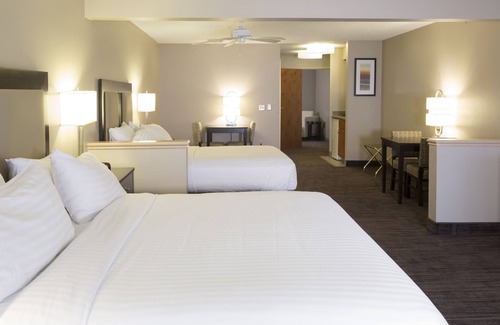 Saint Joseph Hotel | Holiday Inn Express & Suites St Joseph by IHG