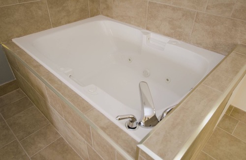 Saint Joseph Hotel | Holiday Inn Express & Suites St Joseph by IHG