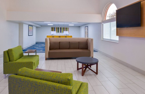 Shreveport Hotel | Holiday Inn Express & Suites Shreveport - Downtown by IHG