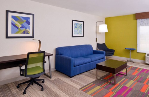 Shreveport Hotel | Holiday Inn Express & Suites Shreveport - Downtown by IHG
