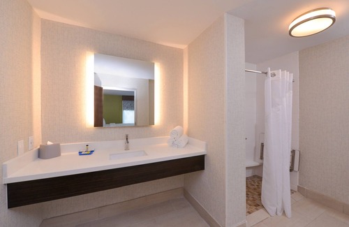 Shreveport Hotel | Holiday Inn Express & Suites Shreveport - Downtown by IHG