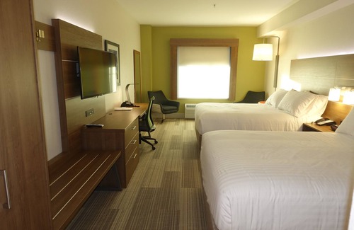 Brentwood Hotel | Holiday Inn Express & Suites Brentwood by IHG