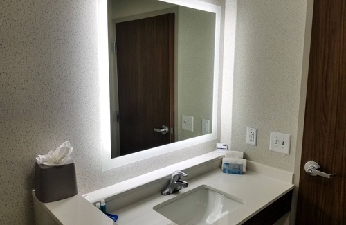 University Place Hotel | Holiday Inn Express & Suites Charlotte NE - University Area by IHG