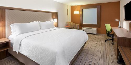 Wade Hampton Hotel | Holiday Inn Express & Suites - Greenville - Taylors by IHG