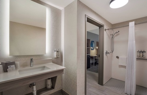 Lexington Hotel | Holiday Inn Express & Suites Lexington by IHG