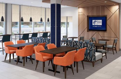 MacClenny Hotel | Holiday Inn Express & Suites Macclenny by IHG