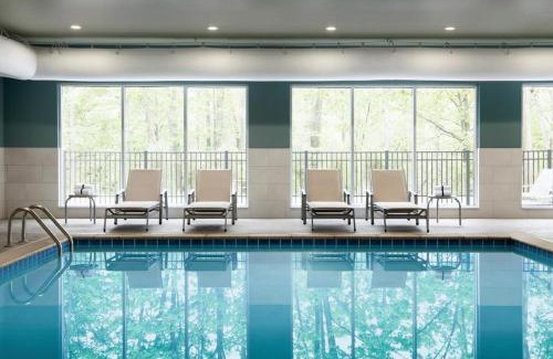 Reedsburg Hotel | Holiday Inn Express & Suites Reedsburg - Dells Area by IHG