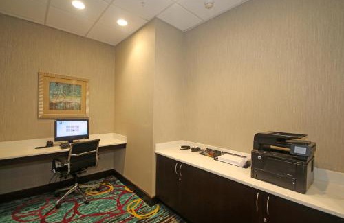 Paw Creek Hotel | Holiday Inn Express & Suites Charlotte North by IHG