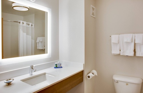 Chickasha Hotel | Holiday Inn Express & Suites Chickasha by IHG
