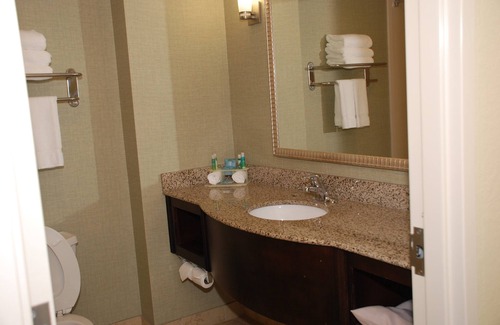 Covington Hotel | Holiday Inn Express & Suites Covington by IHG