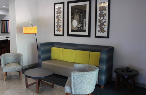 Enterprise Hotel | Holiday Inn Express & Suites Enterprise by IHG