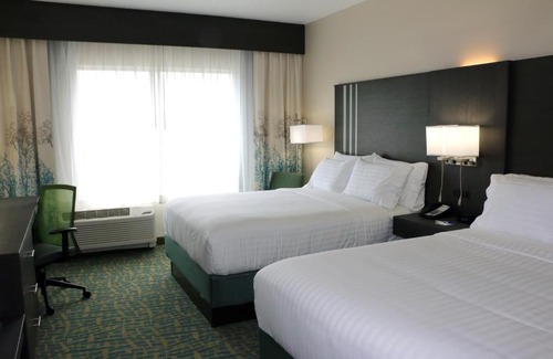 Flat Rock Hotel | Holiday Inn Express & Suites - Hendersonville SE - Flat Rock by IHG