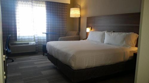Fort Mill Hotel | Holiday Inn Express & Suites - Fort Mill by IHG