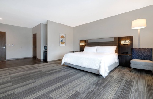 Citrus Grove Hotel | Holiday Inn Express & Suites Glendale Downtown by IHG